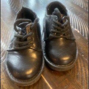 Black dress shoes